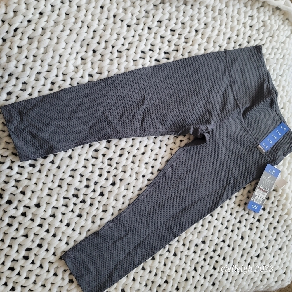 💥4 for $25💥 Kirkland Ladies Active Crop Leggings